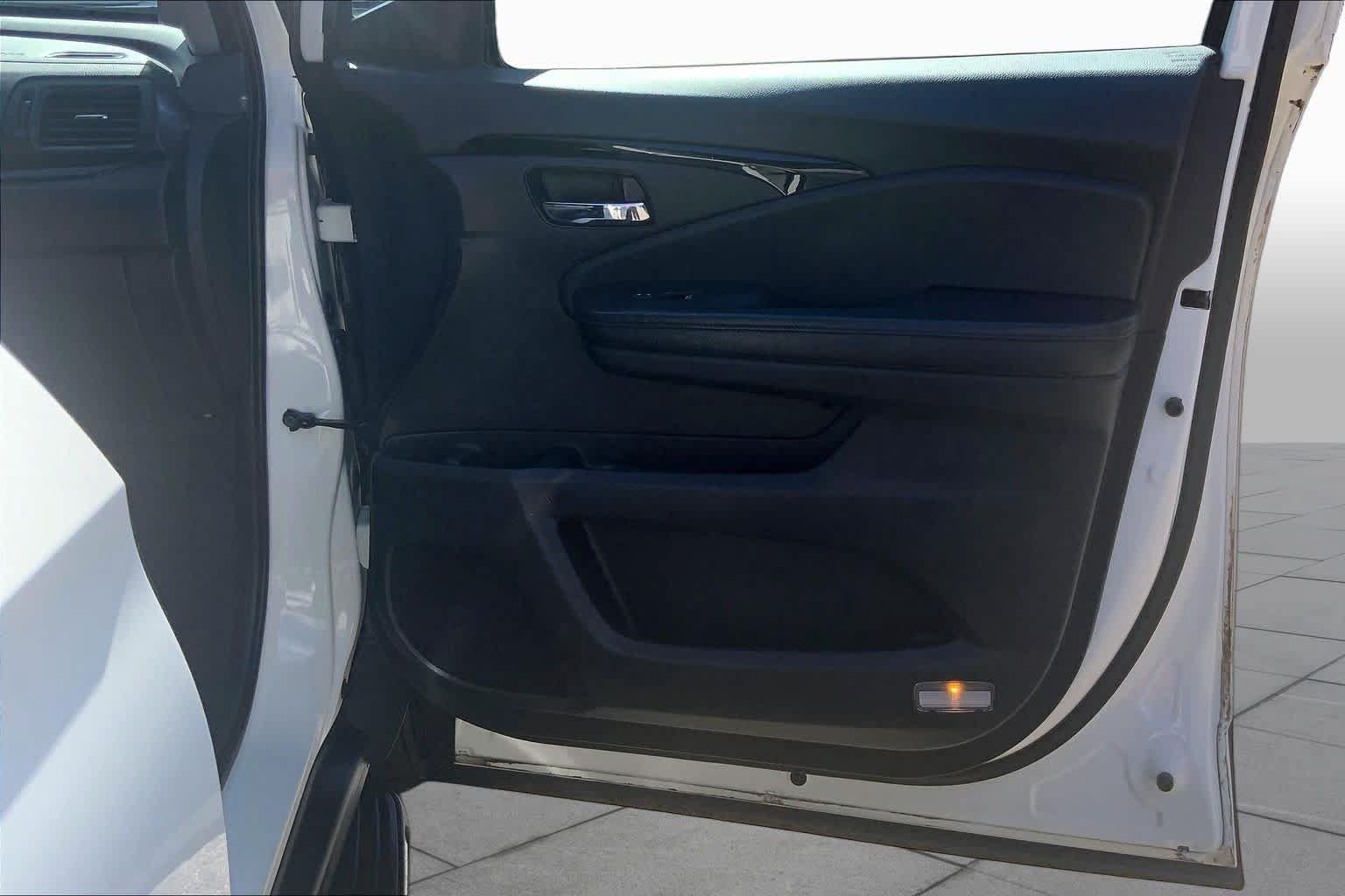 Used 2016 Honda Pilot Elite image 22