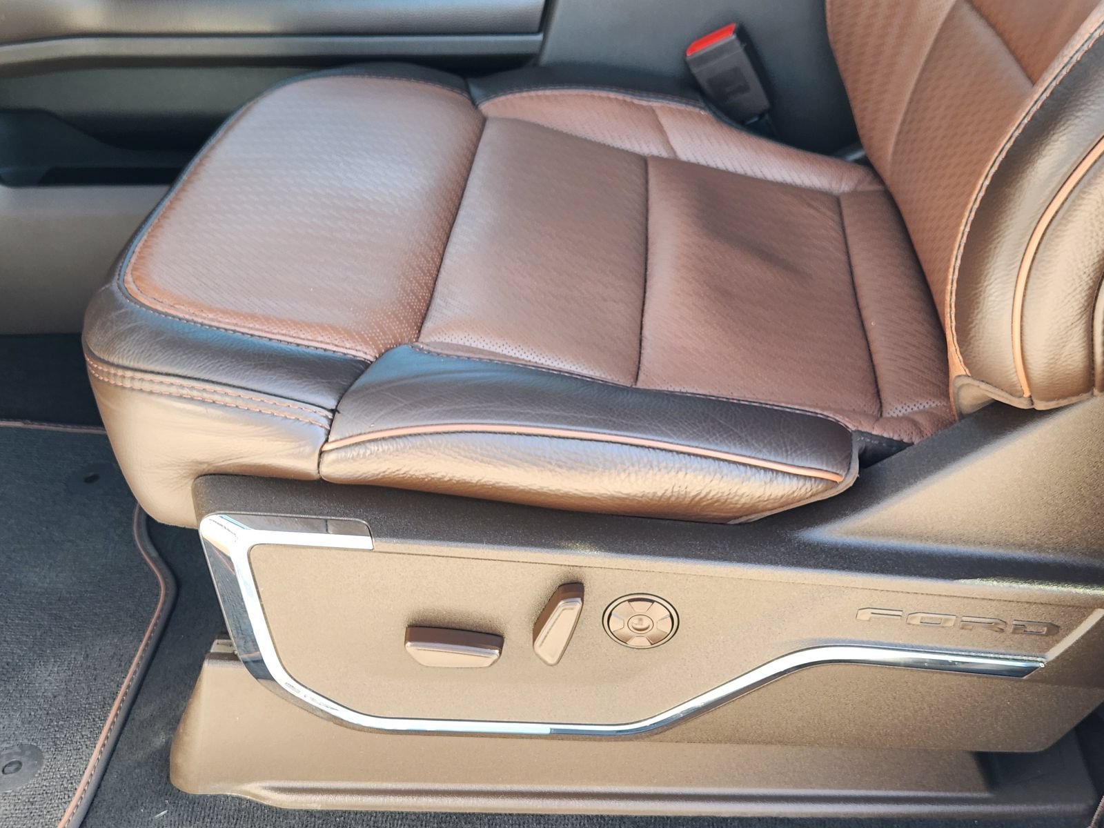 Certified 2024 Ford F250 King Ranch AWD/4WD image 25
