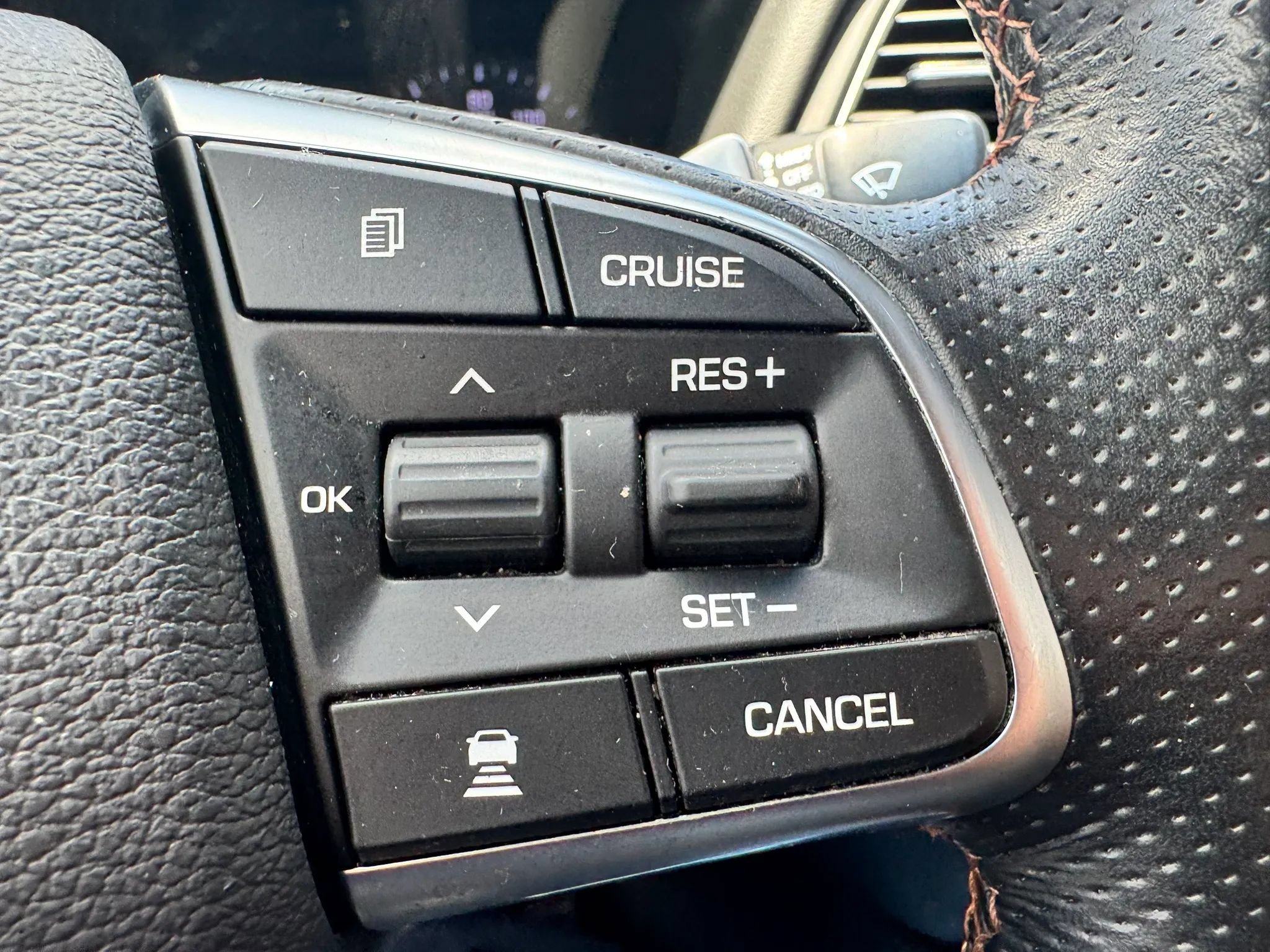 Used 2018 Genesis G80 3.3T Sport AWD/4WD image 40
