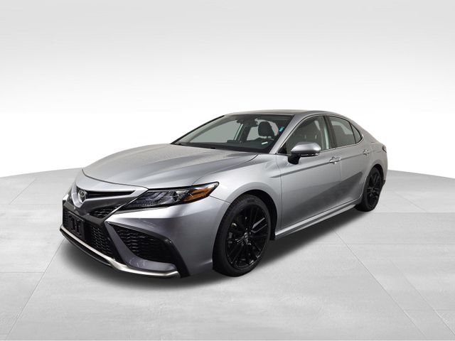 Used 2024 Toyota Camry XSE FWD image 2