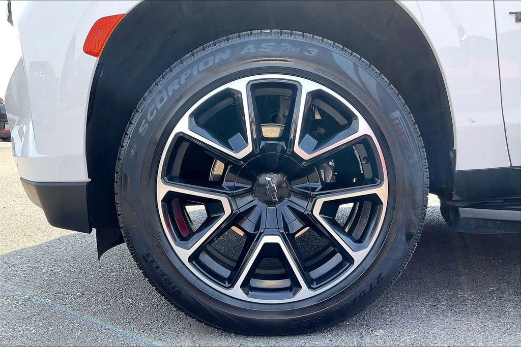 Used 2022 Chevrolet Tahoe RST w/ Sport Performance Package AWD/4WD image 35