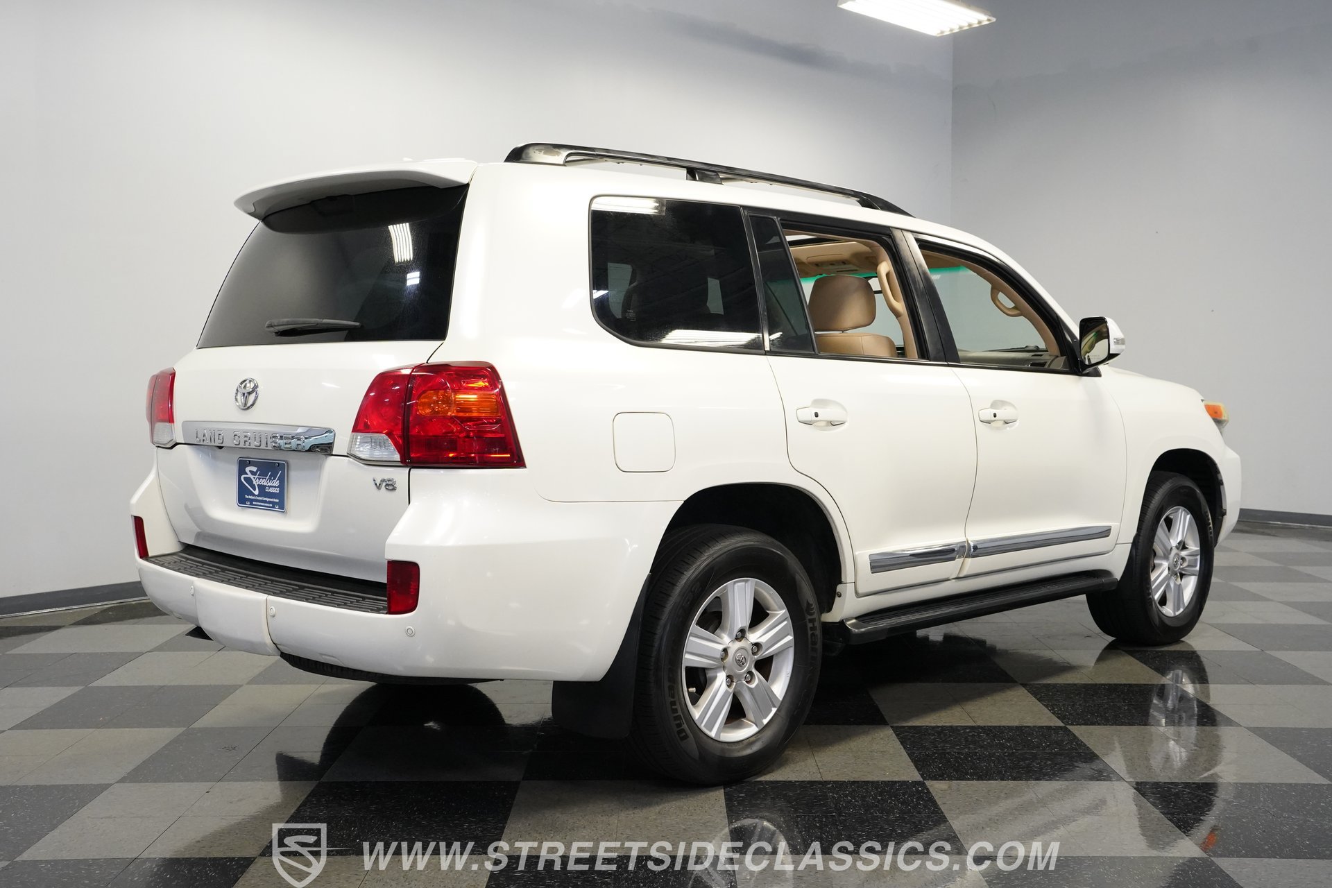 Used 2013 Toyota Land Cruiser AWD/4WD image 13