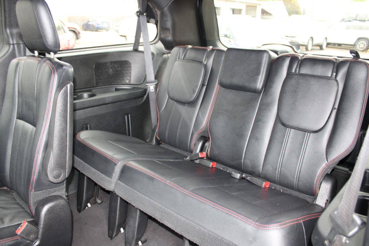 Used 2016 Dodge Grand Caravan R/T FWD image 13