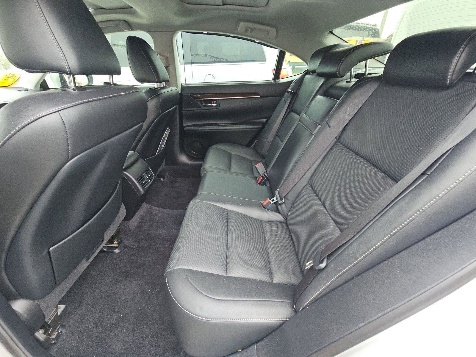 Used 2015 Lexus ES 350 w/ Ultra Luxury Package image 10