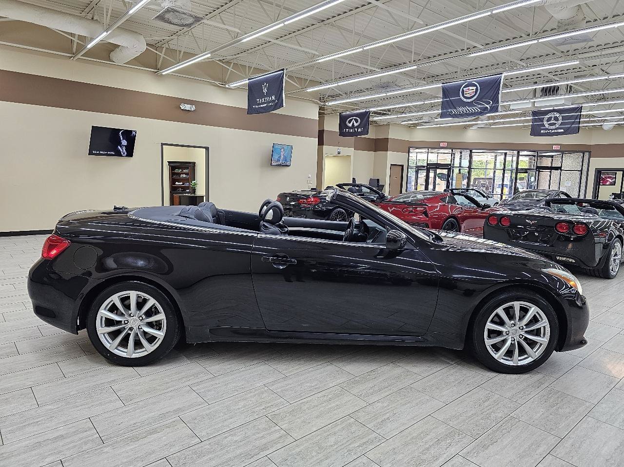 Used 2013 INFINITI G37 Convertible w/ Premium Pkg RWD image 6