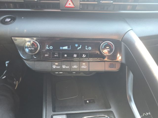 Used 2025 Hyundai Elantra Sport image 15