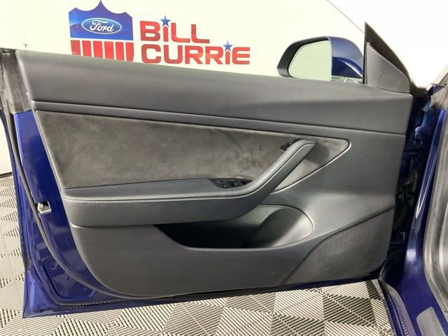Used 2020 Tesla Model 3 Standard Range image 12
