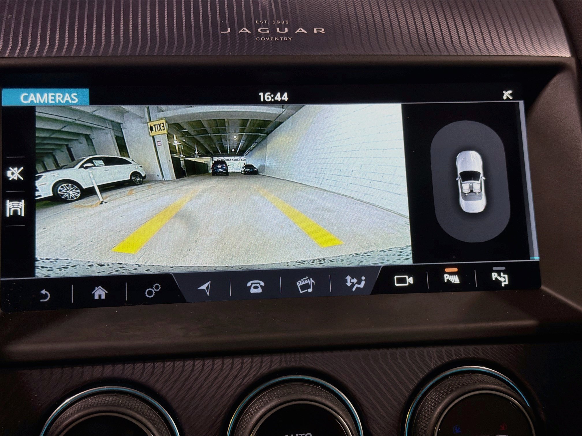 Used 2023 Jaguar F-TYPE R-Dynamic AWD/4WD image 30