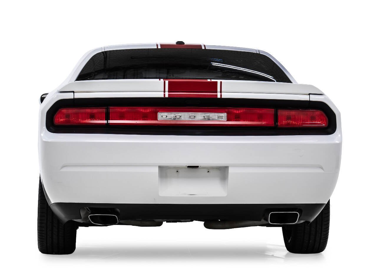 Used 2012 Dodge Challenger SXT RWD image 5