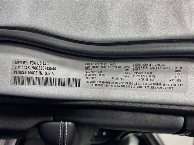 Certified 2025 Jeep Grand Cherokee Laredo w/ MOPAR Finishing Package AWD/4WD image 25