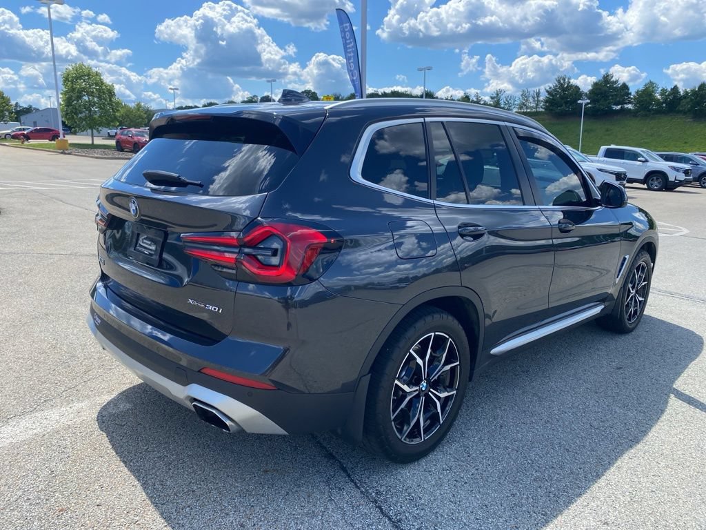 Used 2022 BMW X3 xDrive30i AWD/4WD image 3