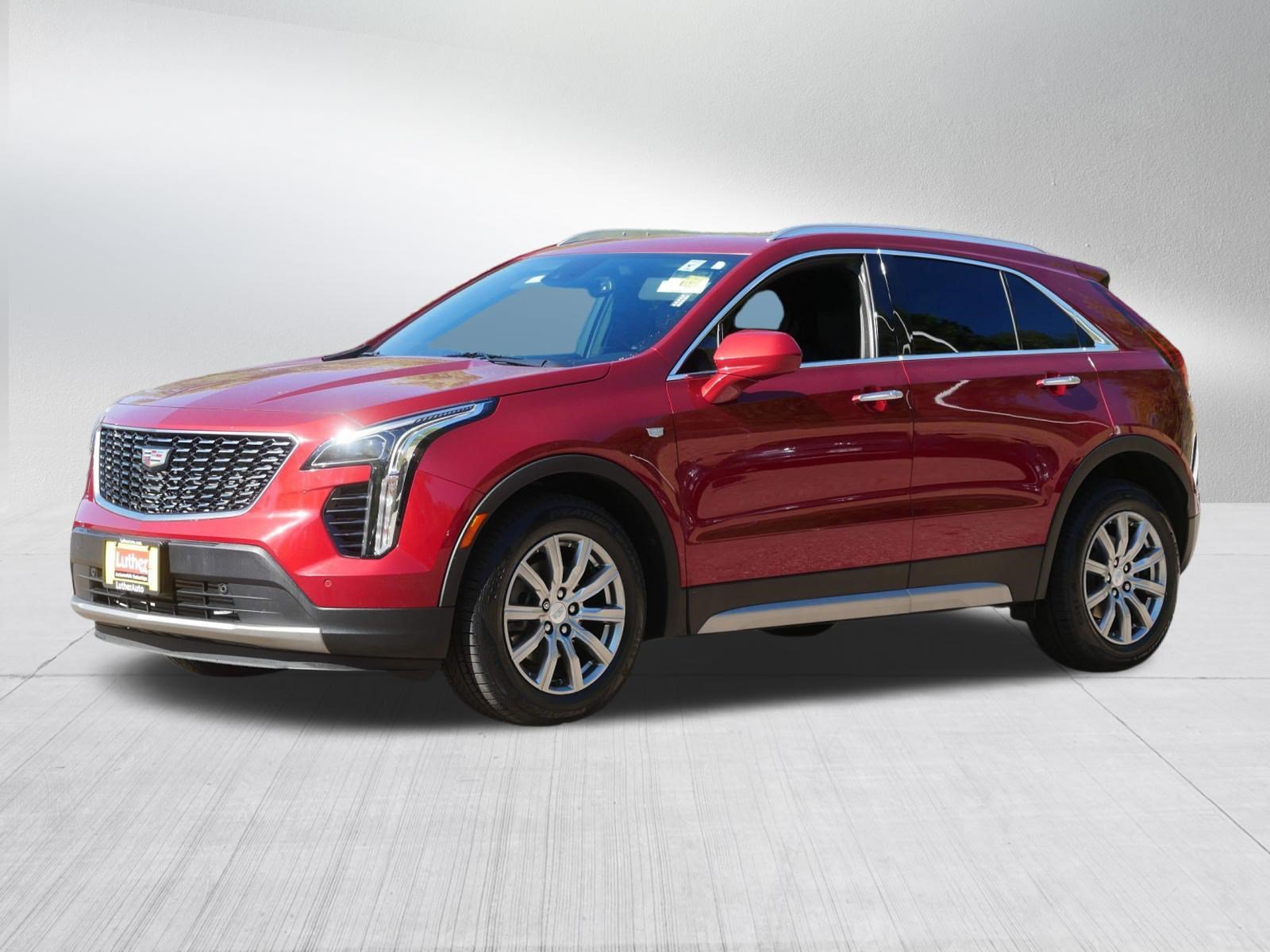 Used 2020 Cadillac XT4 Premium Luxury w/ Trailering Package AWD/4WD image 3