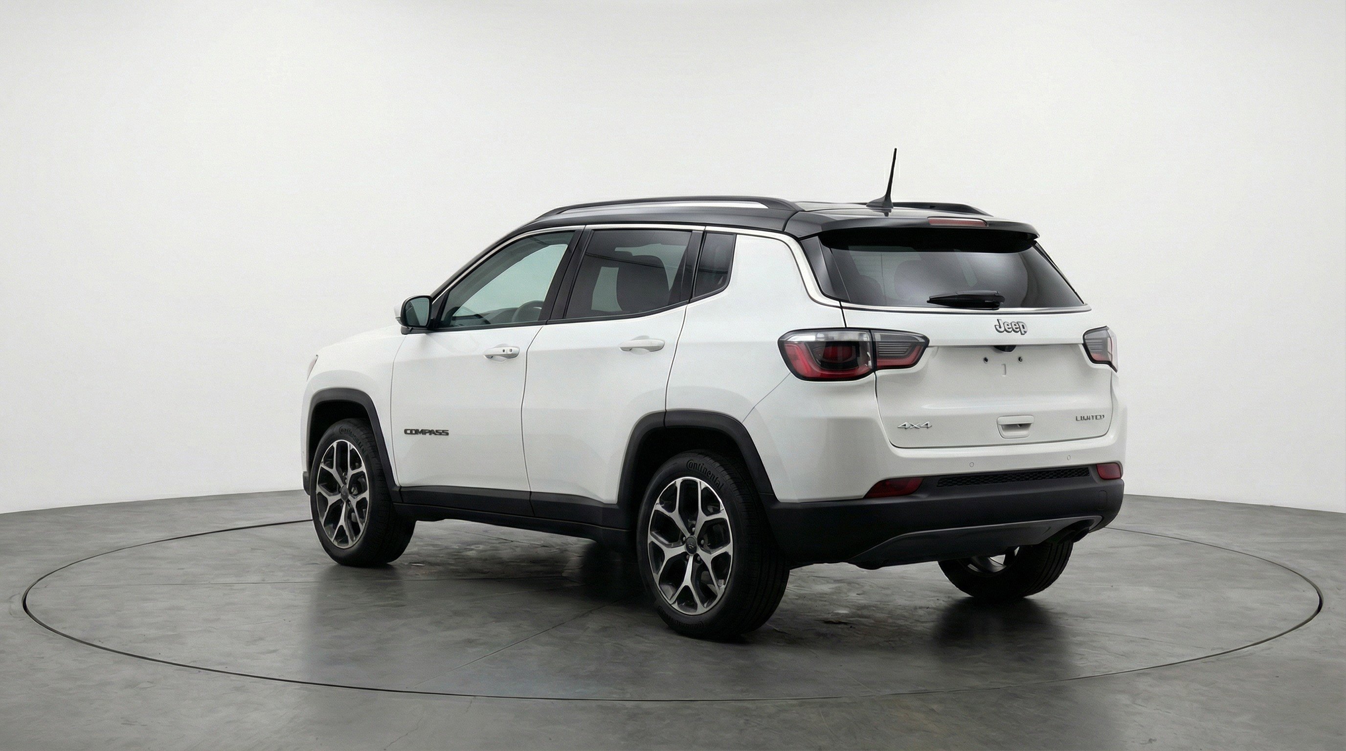 Used 2025 Jeep Compass Limited AWD/4WD image 6
