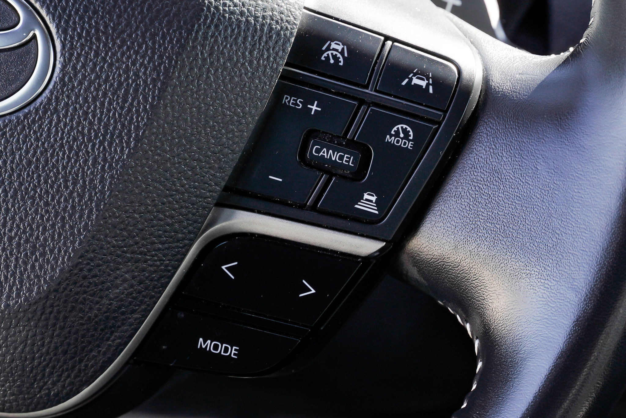 Used 2025 Toyota Camry SE FWD image 33
