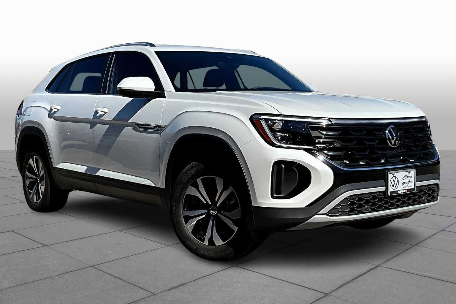 New 2026 Volkswagen Atlas Cross Sport SE FWD image 2