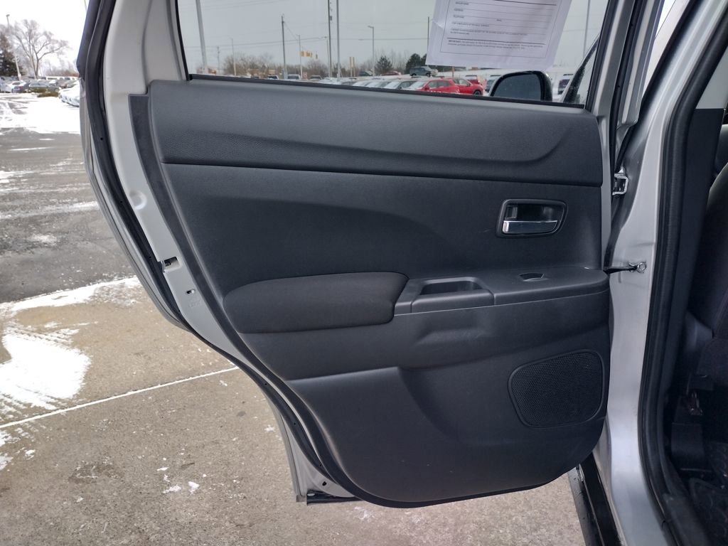 Used 2021 Mitsubishi Outlander Sport ES image 19