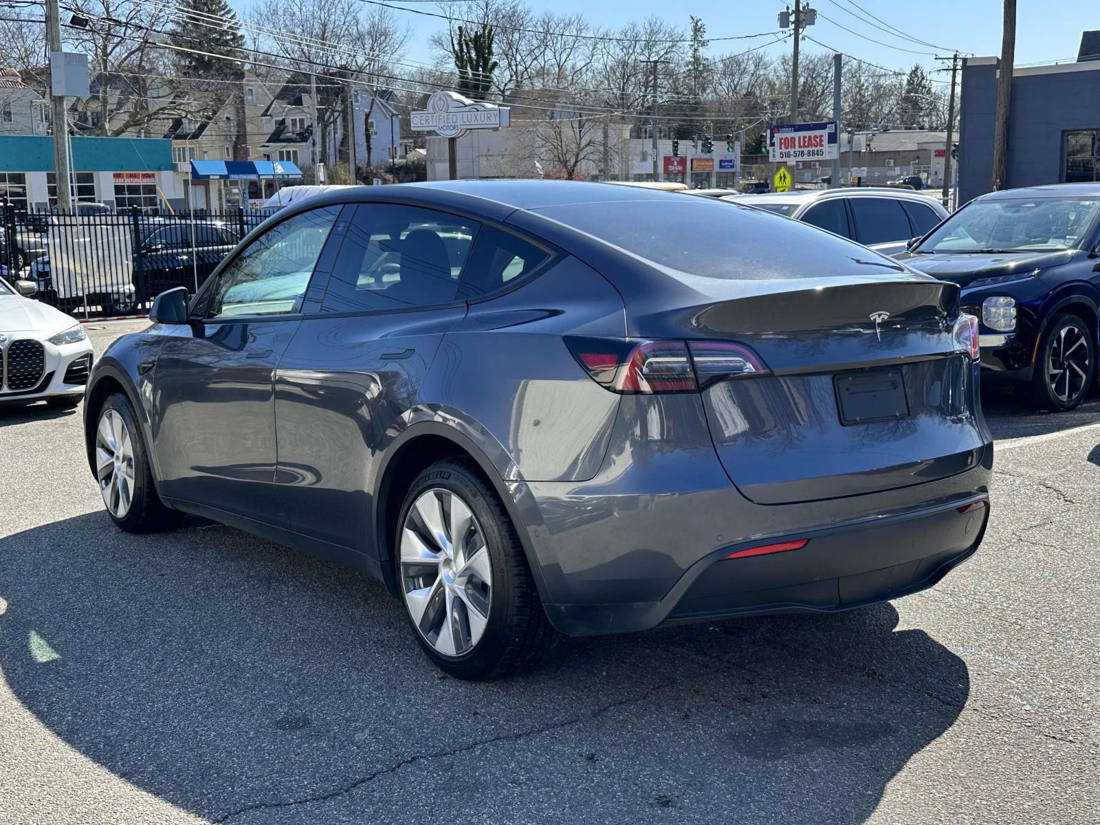 Used 2022 Tesla Model Y Long Range AWD/4WD image 5