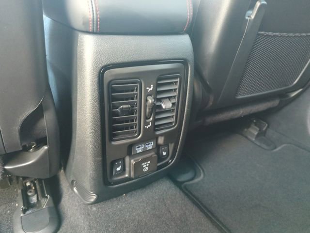 Used 2025 Dodge Durango GT image 31