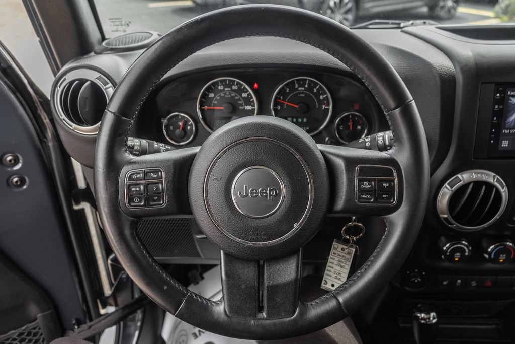 Used 2017 Jeep Wrangler Unlimited Sahara w/ Connectivity Group AWD/4WD image 22