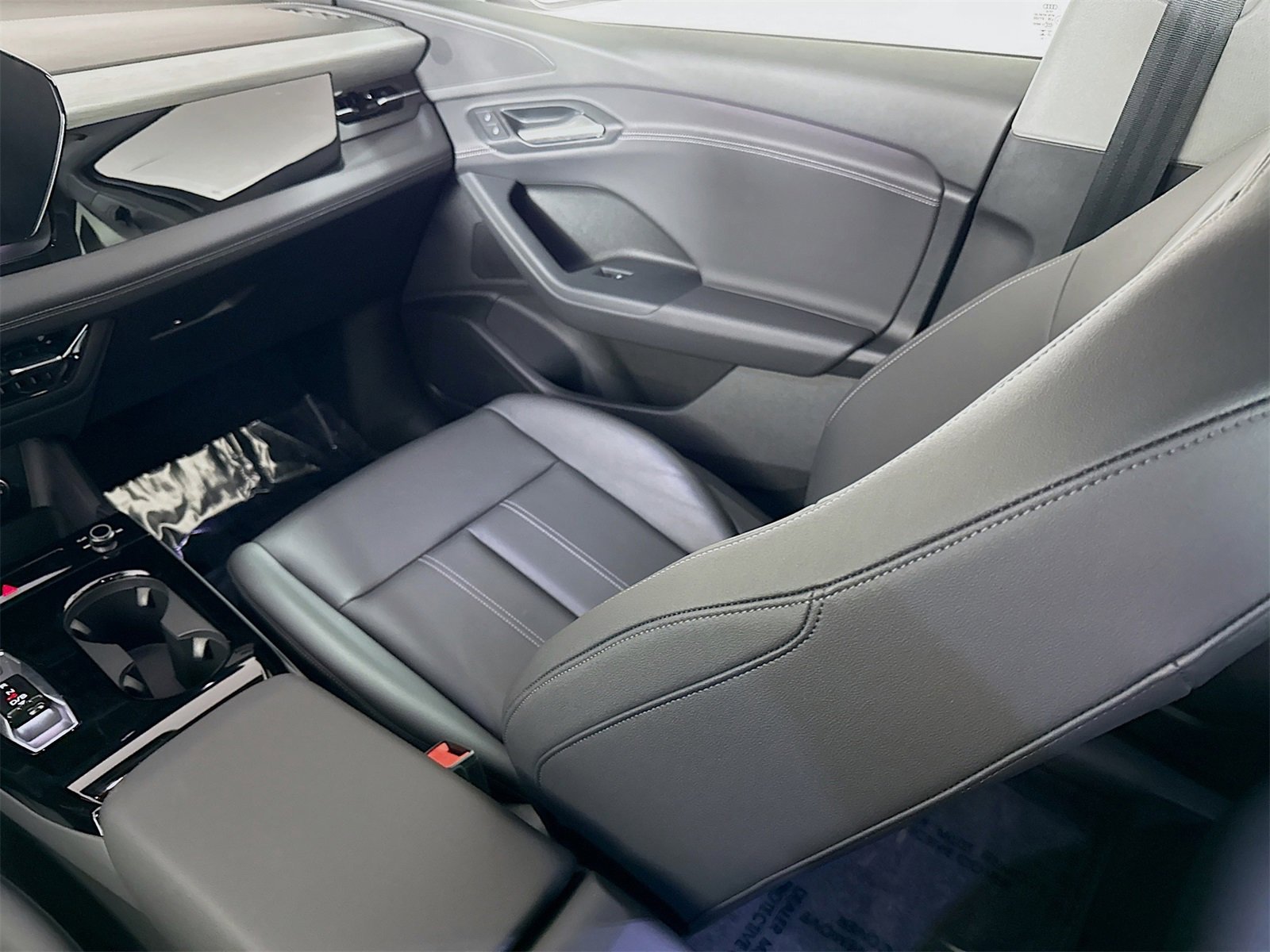 Certified 2025 Audi Q6 e-tron Premium w/ Convenience Package image 23