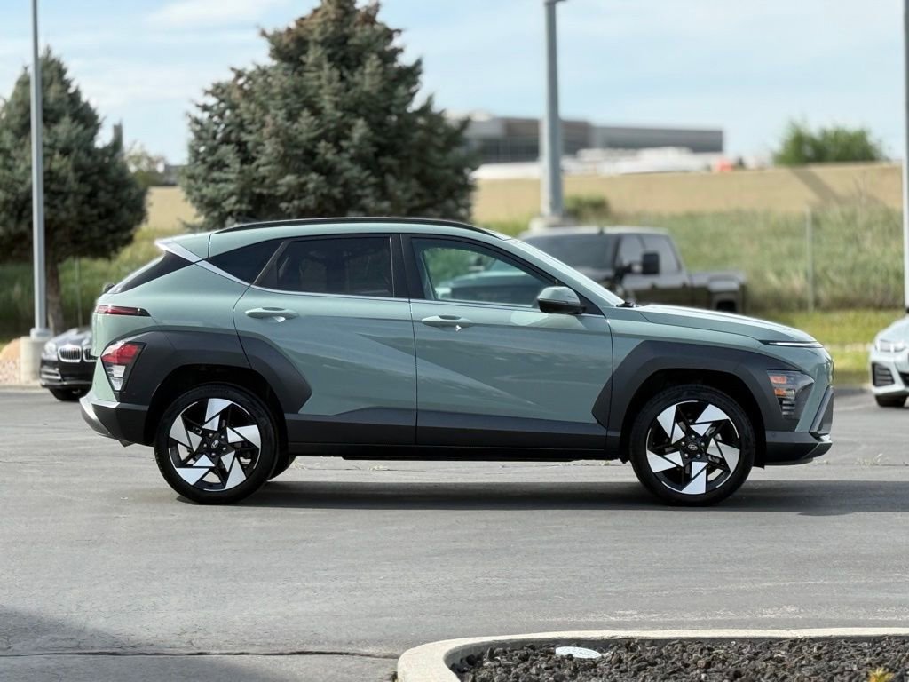 Used 2024 Hyundai Kona Limited AWD/4WD image 4