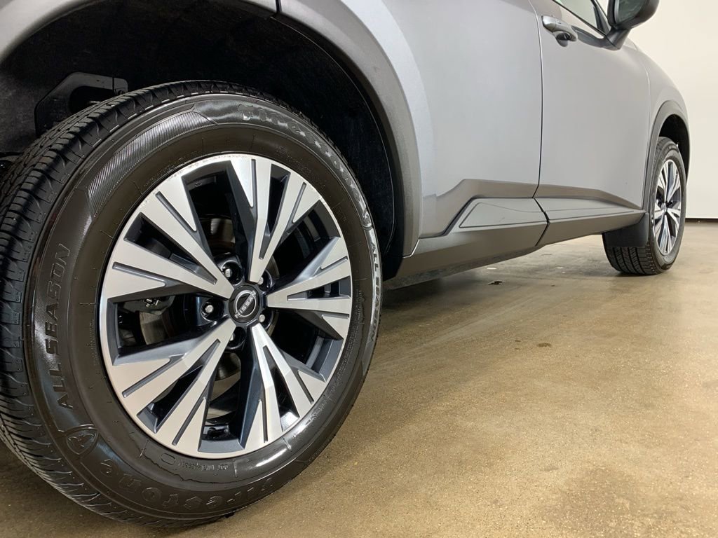 Used 2023 Nissan Rogue SV w/ SV Premium B Package image 9