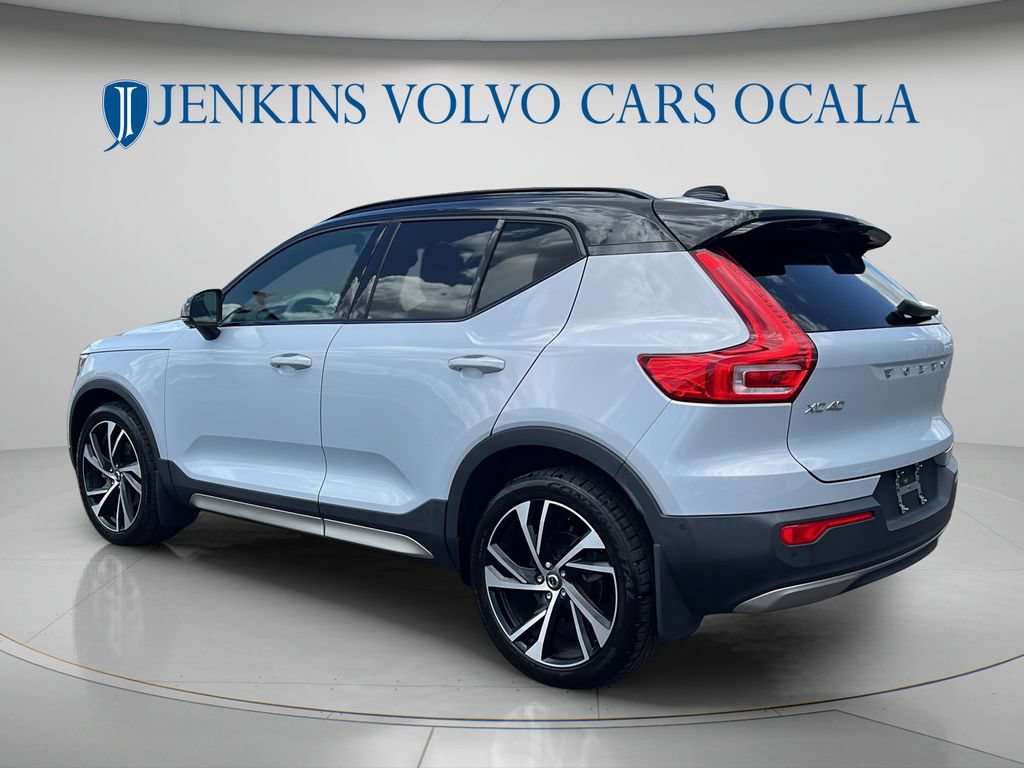Used 2022 Volvo XC40 T5 R-Design w/ Advanced Package AWD/4WD image 5