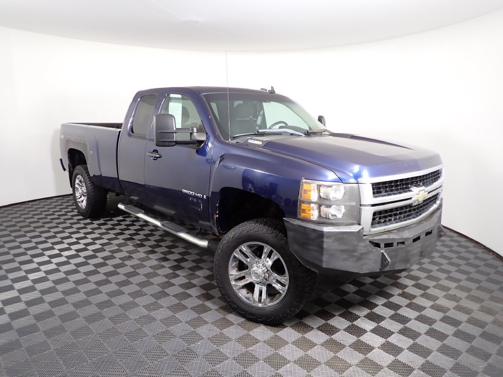 Used 2009 Chevrolet Silverado 3500 LT w/ Interior Plus Package AWD/4WD image 5