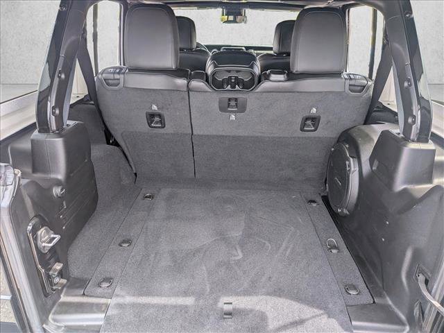 Used 2021 Jeep Wrangler Unlimited Sahara AWD/4WD image 6