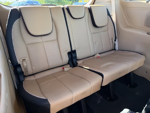 Used 2020 Kia Sedona SX FWD image 28
