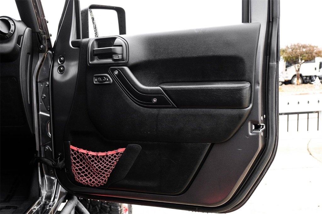 Used 2017 Jeep Wrangler Unlimited Rubicon image 44