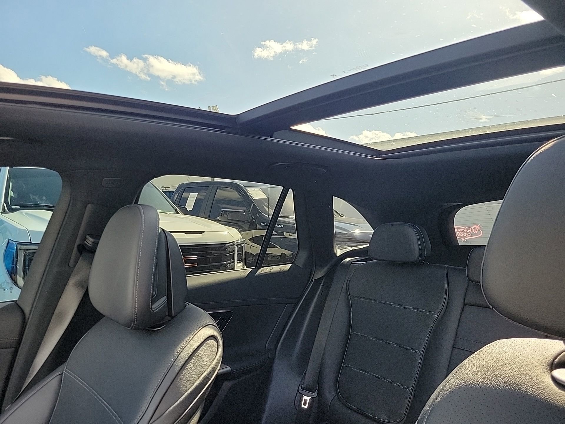 Used 2025 Mercedes-Benz GLC 300 image 25