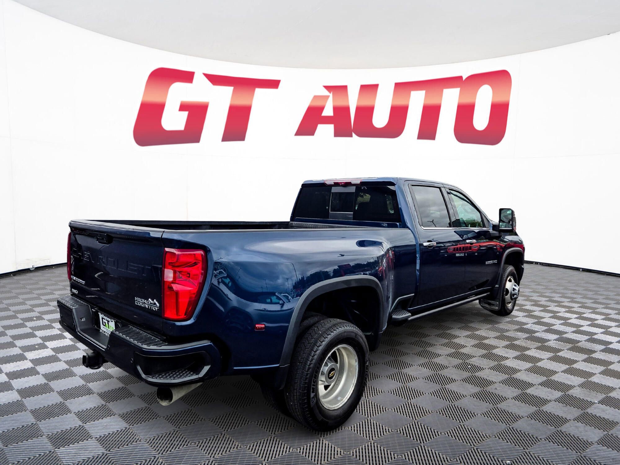 Used 2023 Chevrolet Silverado 3500 High Country w/ LPO, Hitch Package image 7