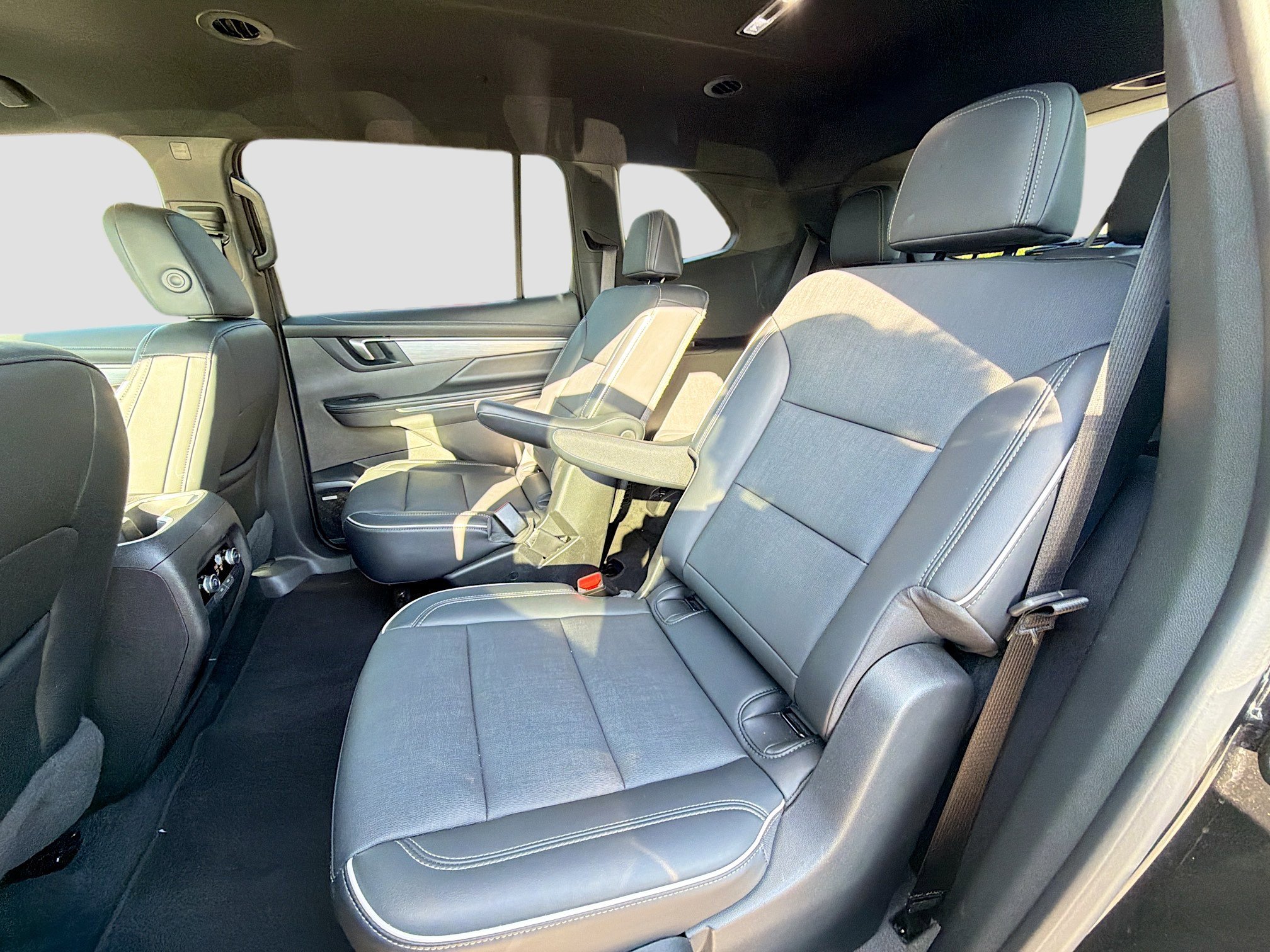 Used 2025 Buick Enclave Preferred image 21