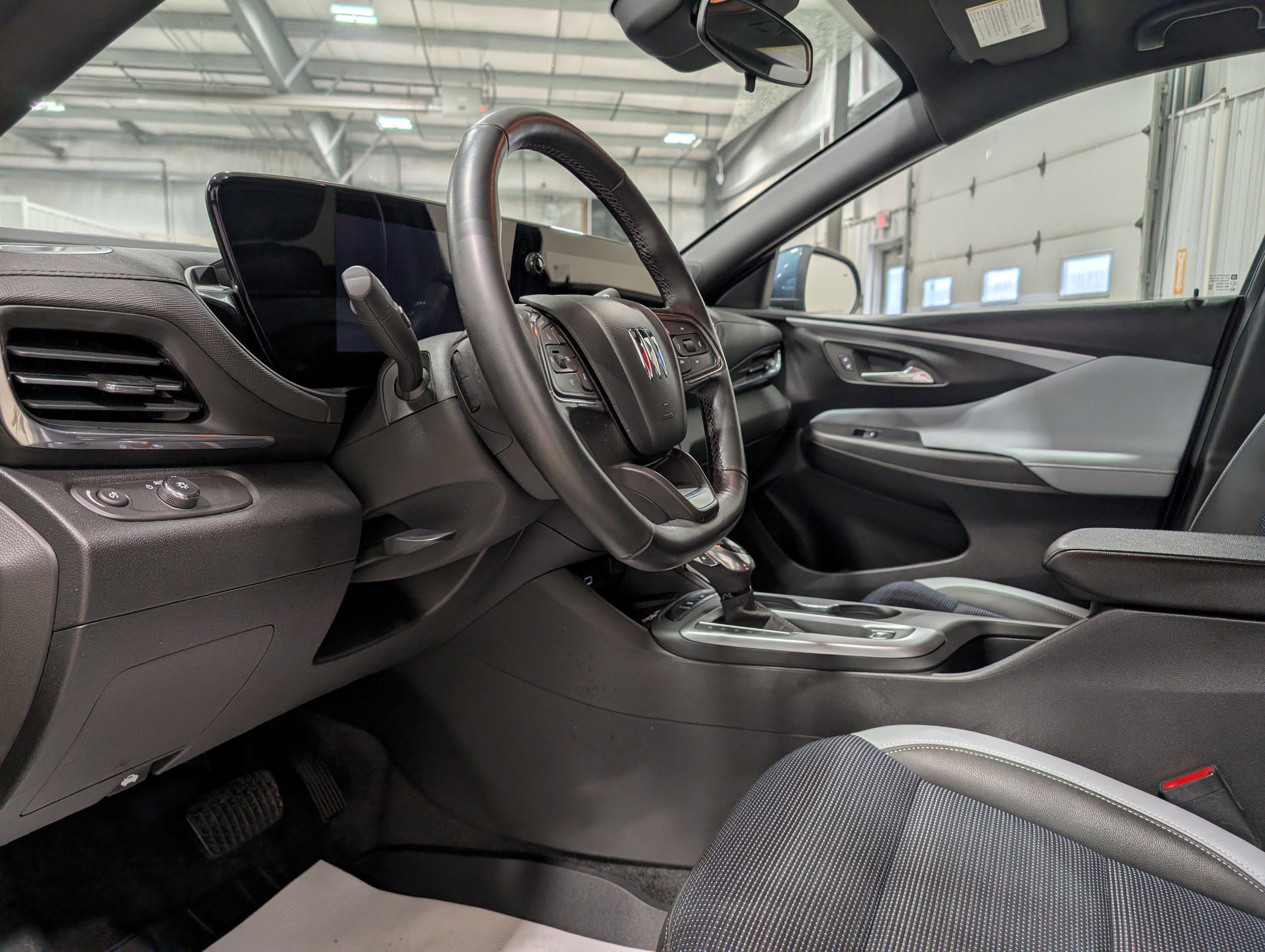 Used 2024 Buick Envista Preferred w/ Convenience I Package image 13