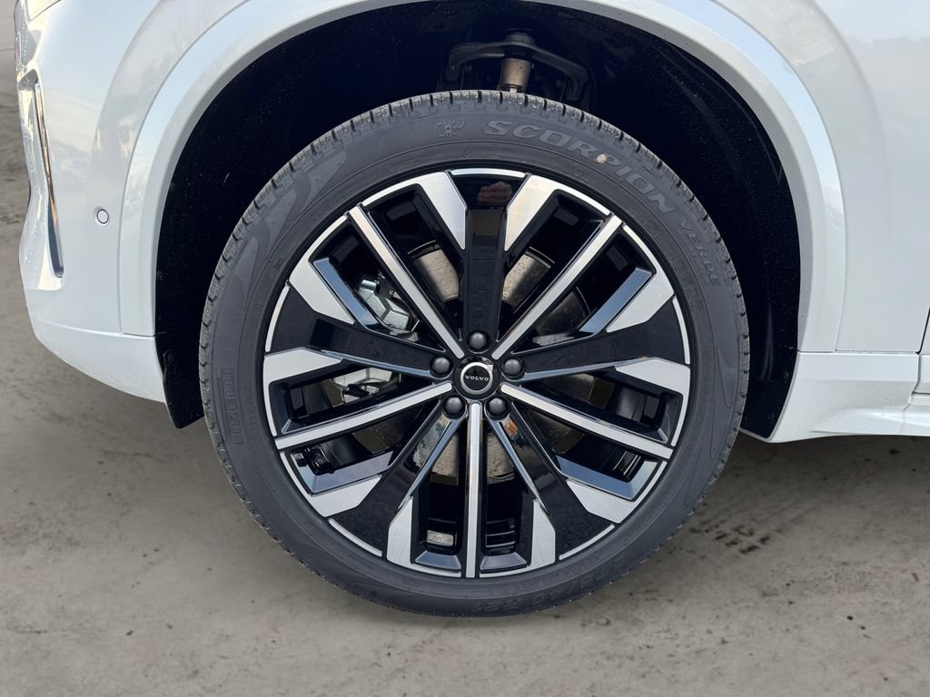 New 2026 Volvo XC90 T8 Ultra w/ Protection Package Premier AWD/4WD image 8
