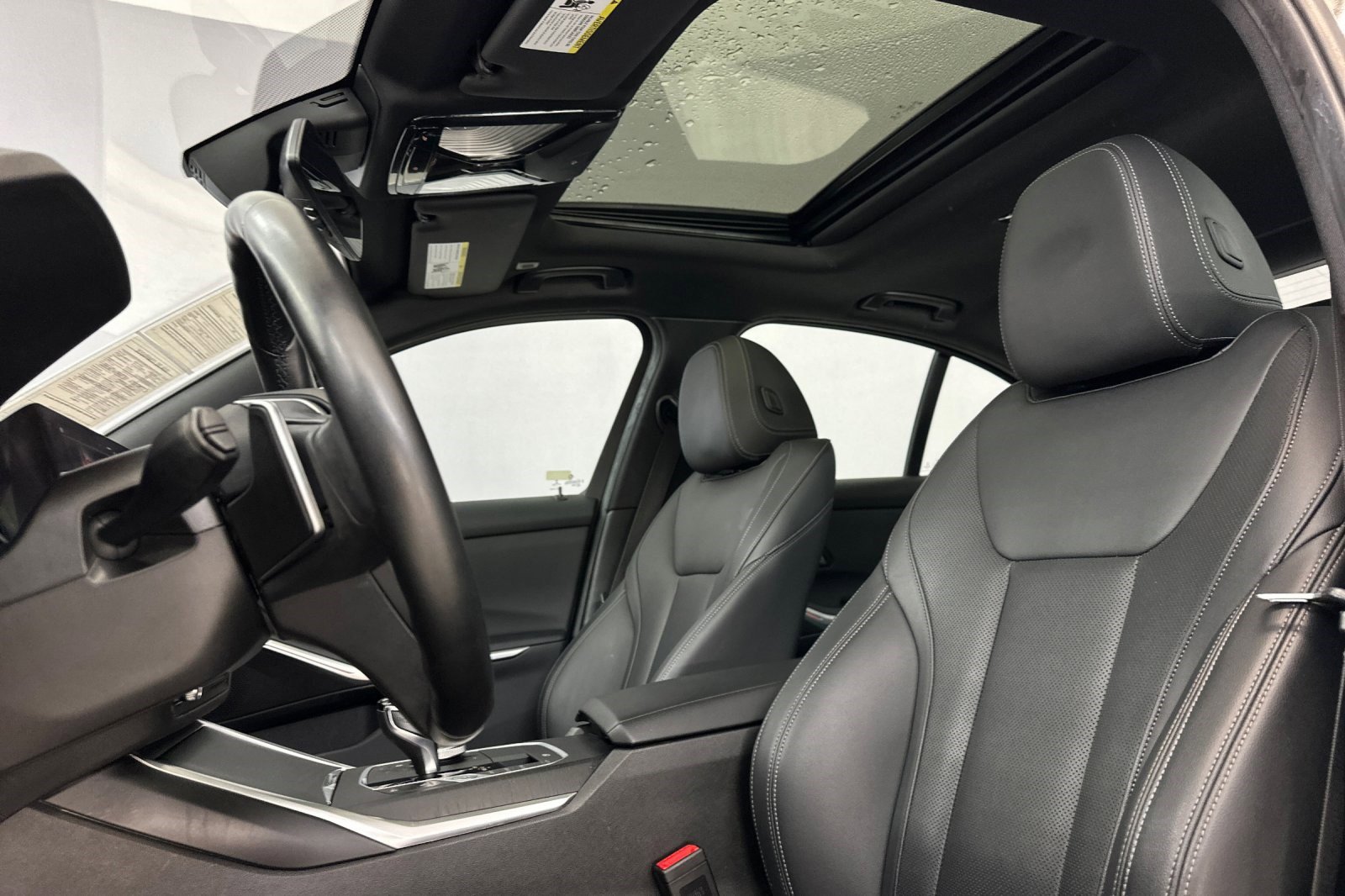 Used 2022 BMW 330i Sedan w/ Driving Assistance Package image 15