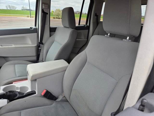 Used 2008 Jeep Liberty Sport w/ Popular Equipment Group AWD/4WD image 11