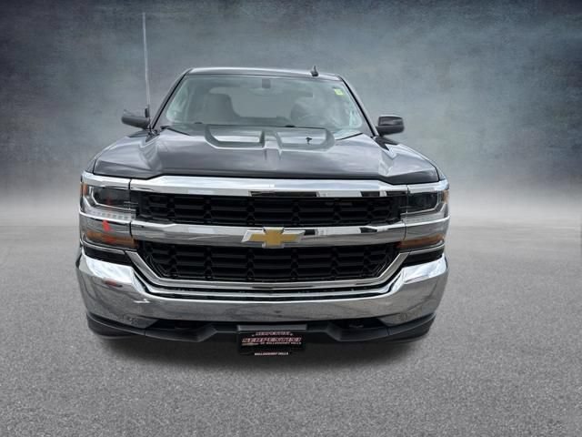 Used 2018 Chevrolet Silverado 1500 LT AWD/4WD image 3