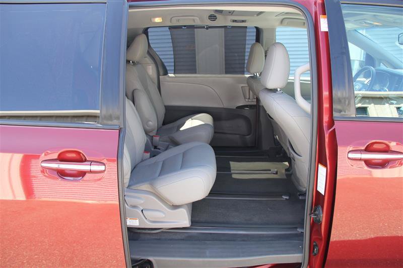 Used 2017 Toyota Sienna XLE Premium AWD/4WD image 20