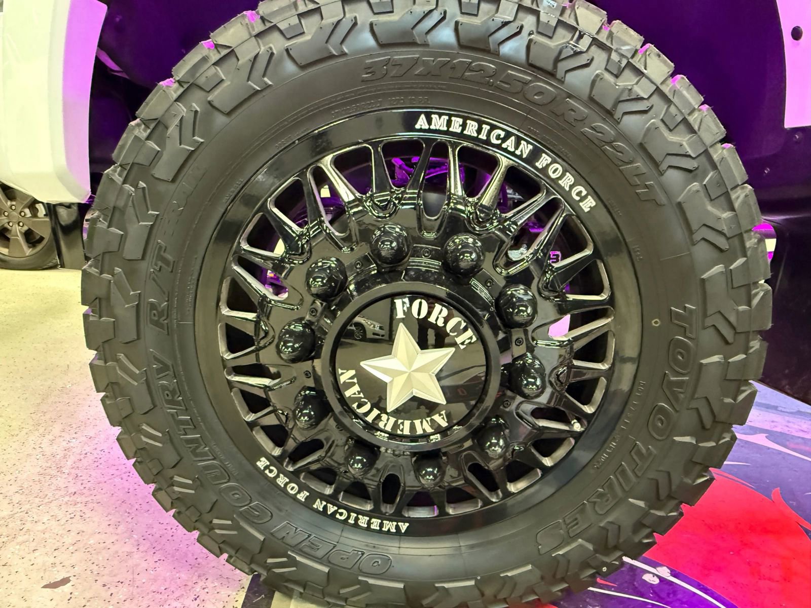 Used 2024 Ford F450 Limited w/ FX4 Off-Road Package image 51