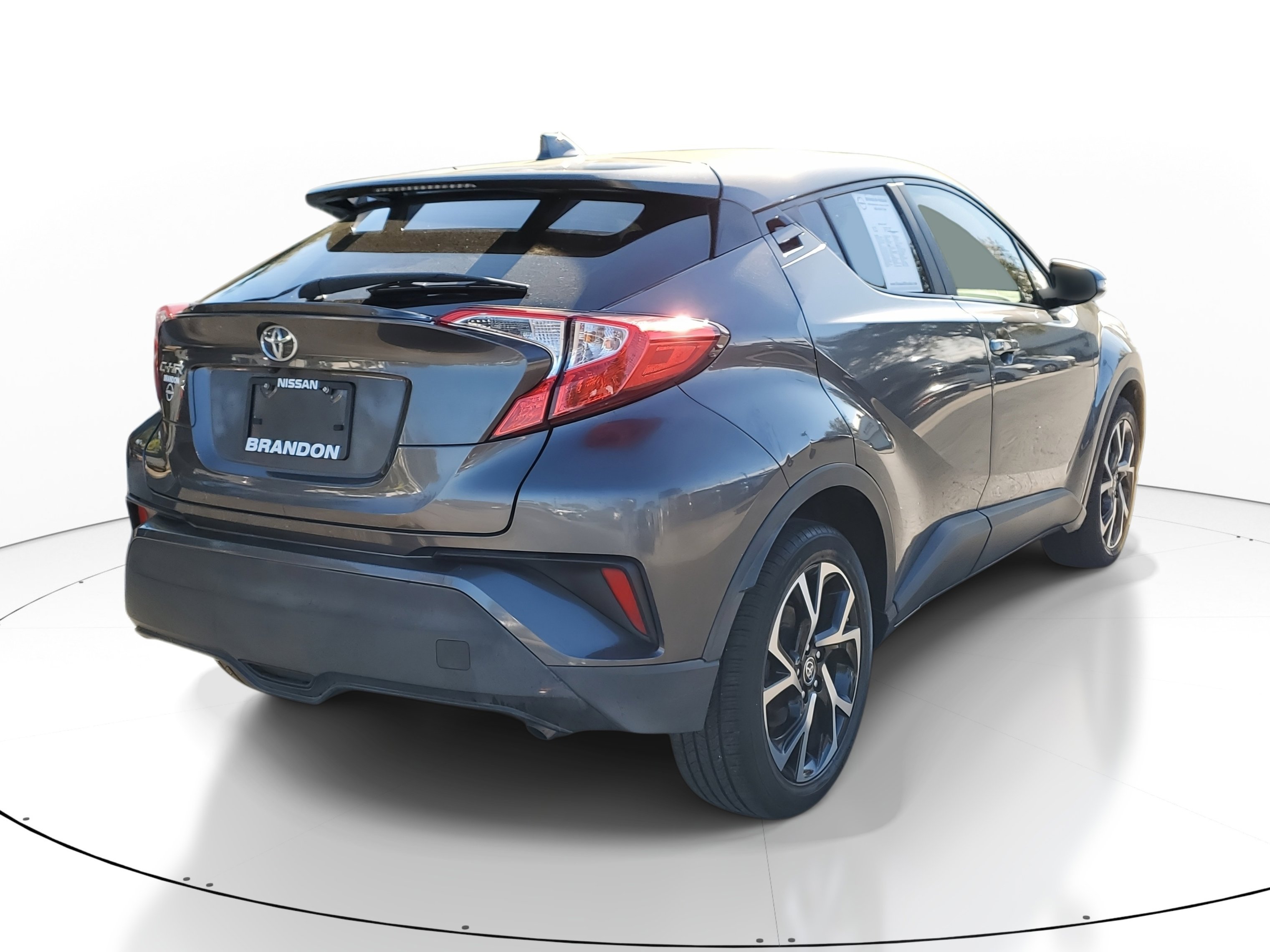 Used 2020 Toyota C-HR XLE image 7