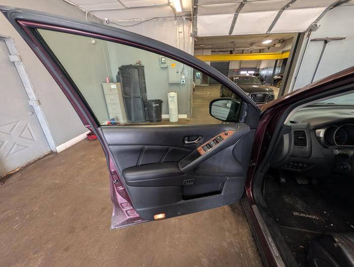 Used 2013 Nissan Murano LE w/ Platinum Pkg AWD/4WD image 22