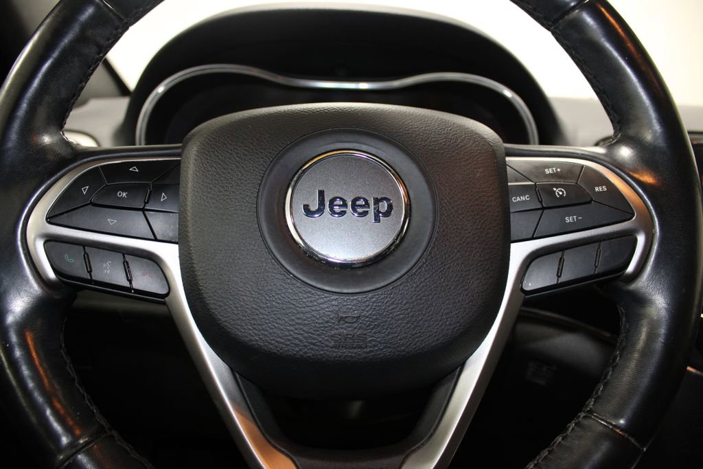 Used 2021 Jeep Grand Cherokee Limited w/ Luxury Group II image 38