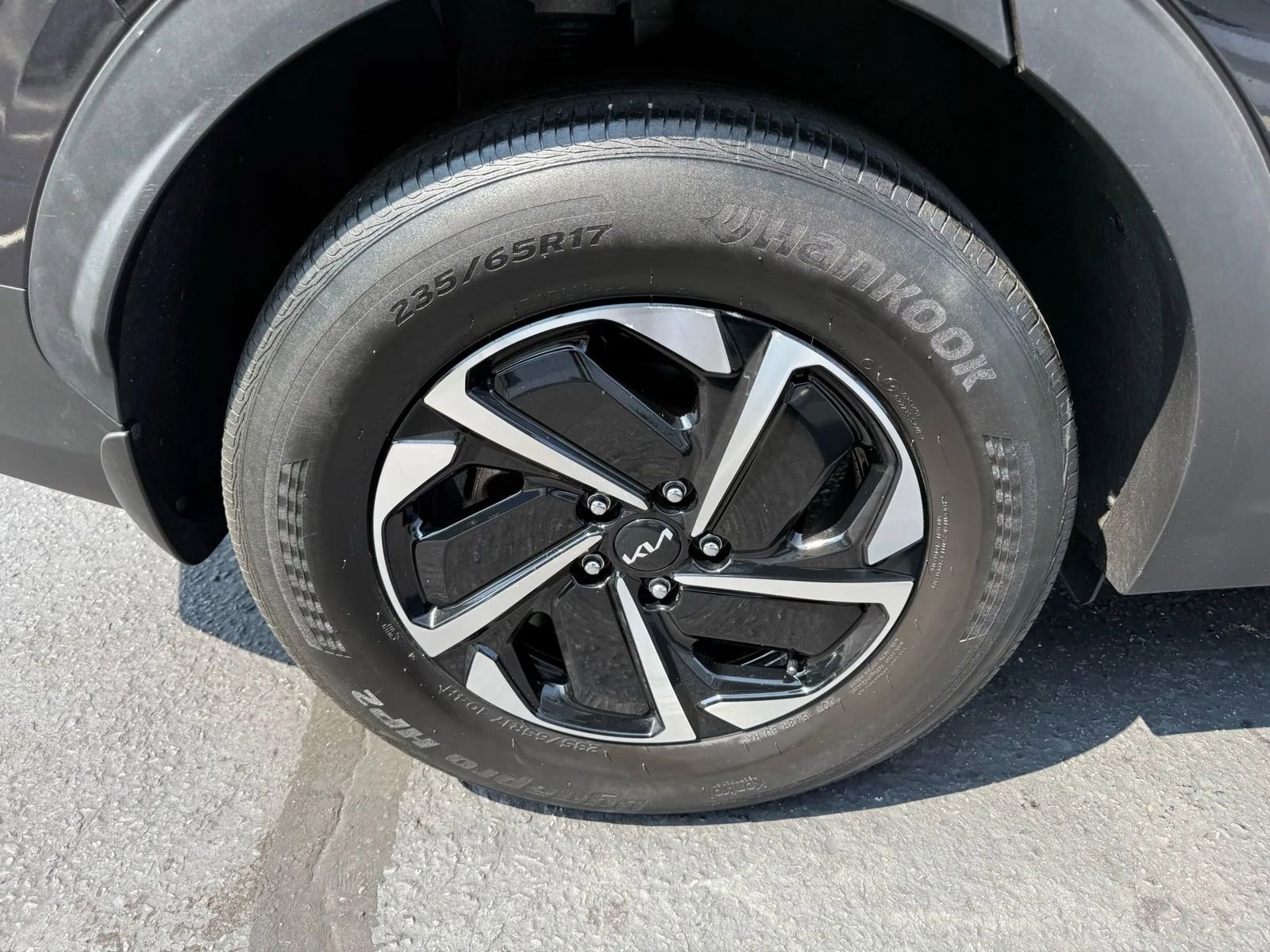 Used 2023 Kia Sportage LX image 46