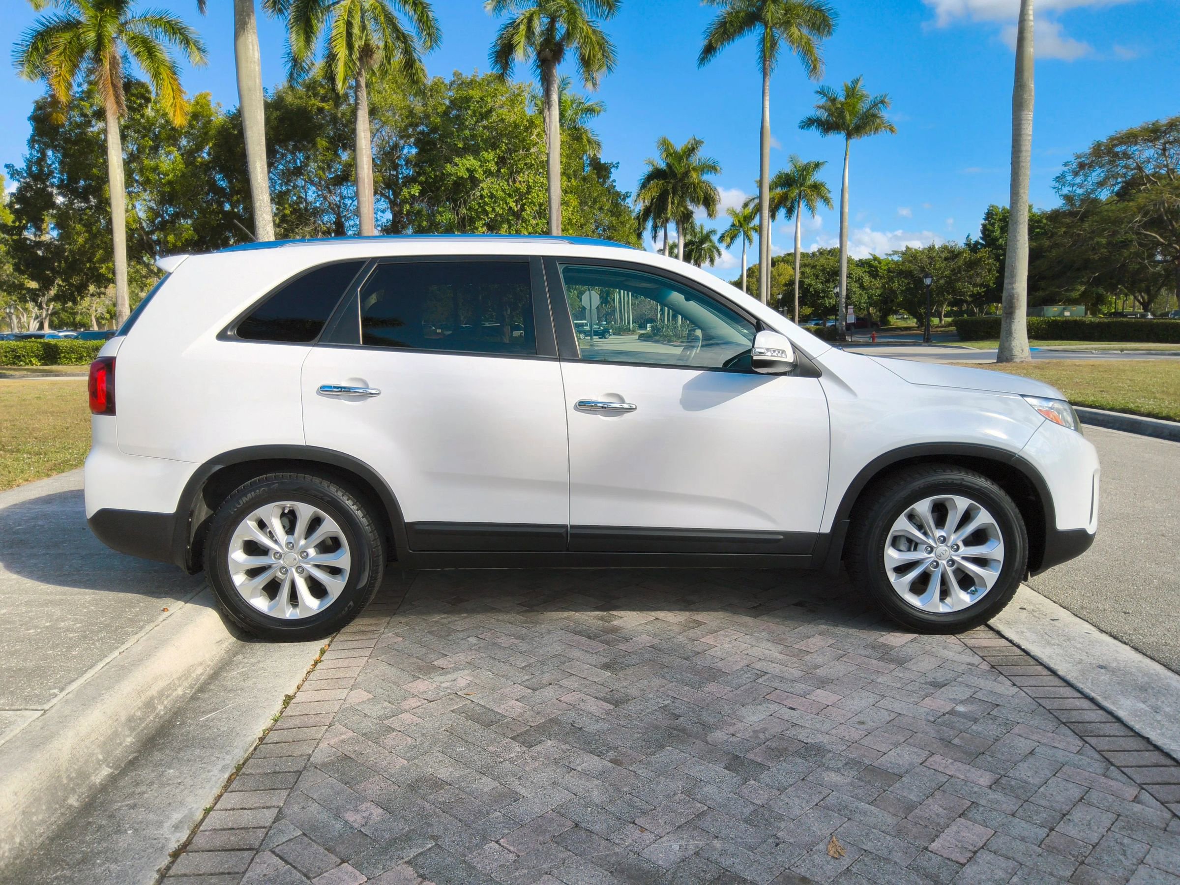 Used 2015 Kia Sorento EX w/ EX V6 Touring Package image 8