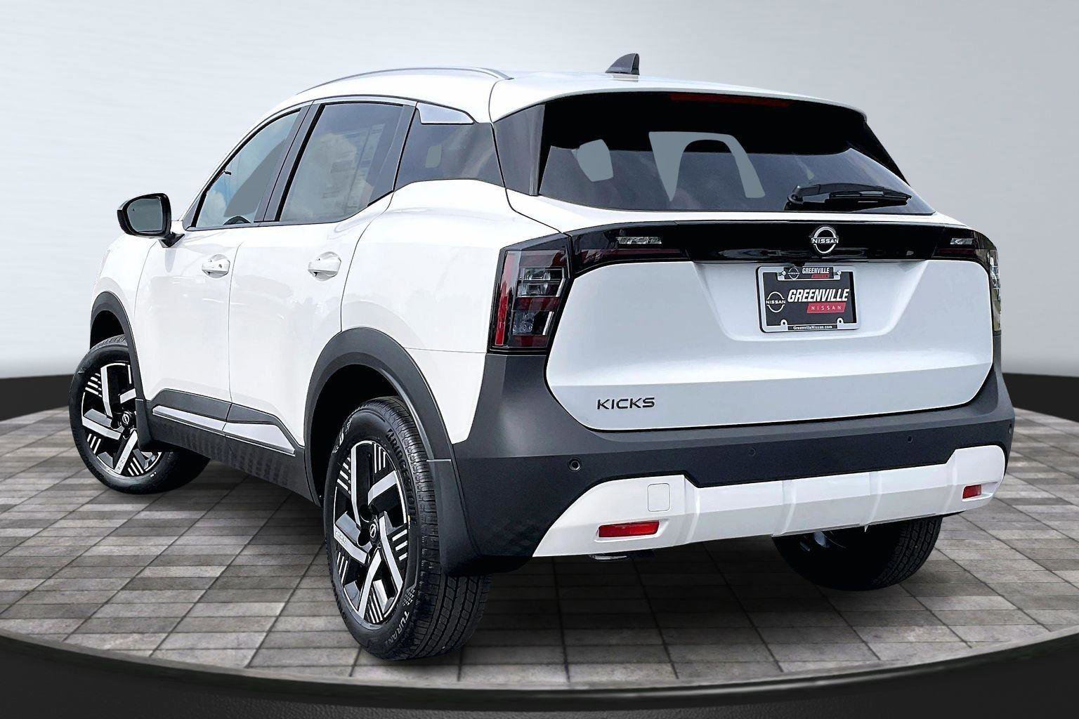 New 2026 Nissan Kicks SV FWD image 4
