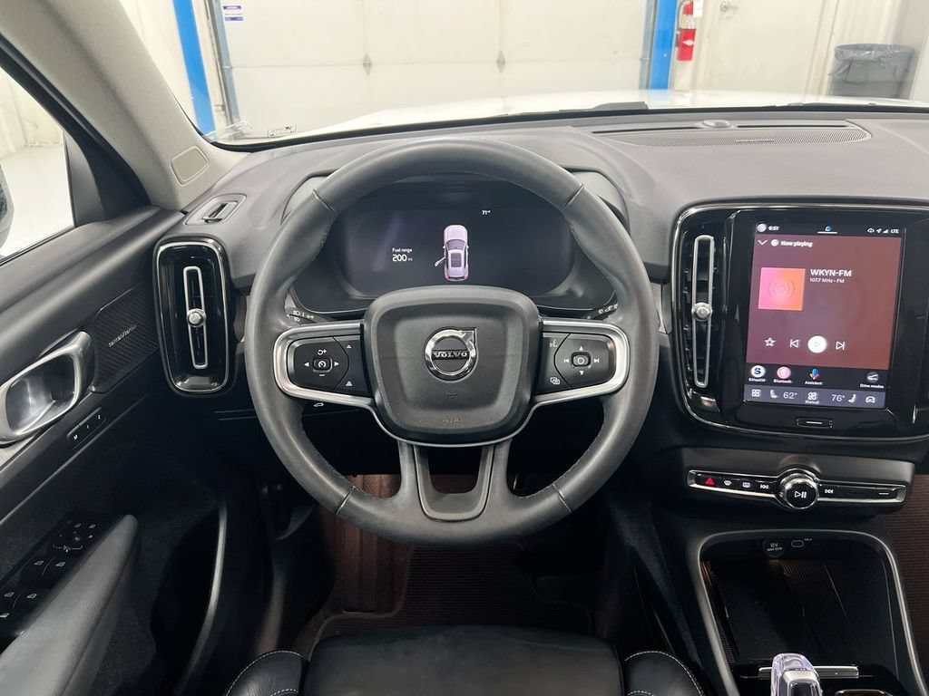 Used 2023 Volvo XC40 B4 Ultimate FWD image 11