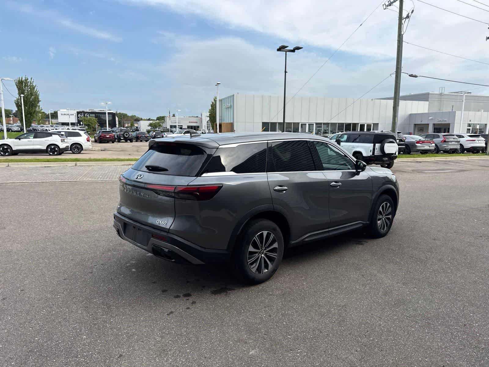 Used 2024 INFINITI QX60 Pure AWD/4WD image 8