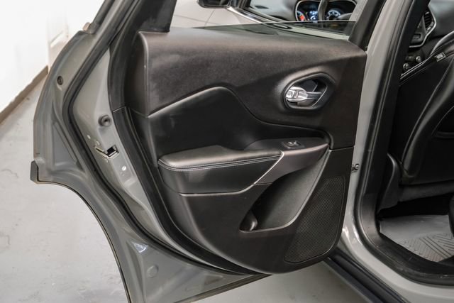 Used 2020 Jeep Cherokee Latitude Plus w/ Comfort/Convenience Group image 40